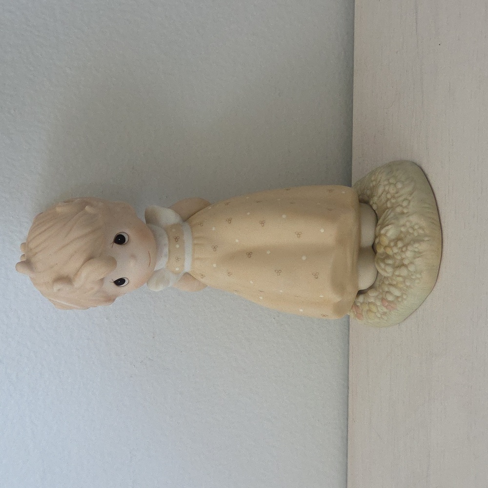 Vintage 1984 Precious Moments Autumn's Praise Four Seasons Series